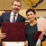Александр Ведерников наградил Почетной грамотой инструктора по адаптивной физической культуре - Министерство социального развития
