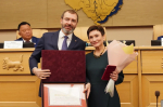 Александр Ведерников наградил Почетной грамотой инструктора по адаптивной физической культуре