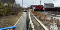 Откачка воды. Фото пресс-службы ГУ МЧС России по Иркутской области - Irk.Ru