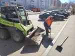 В Иркутске продолжается уборка дорог, тротуаров и остановок