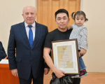 Мэр Хабаровска Сергей Кравчук наградил сильнейших боксёров города