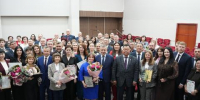 Игорь Кобзев поздравил победителей конкурса "Лучший муниципальный служащий" - Baikal24.Ru