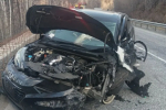 В Иркутске отечественное авто столкнулось с ехавшей на вызов "скорой"