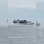 Кадрами с морской прогулки судна поделились в соцсетях скрин с видео Степана Калабина в соцсетях