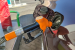 Длинная очередь образовалась на "КрайсНефть" на объездной Ново-Ленино в Иркутске