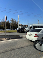 Маршрутка протаранила иномарку на Байкальской в Иркутске