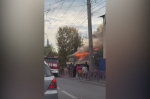Пожар на Рабочего Штаба. Скриншот видео из телеграм-канала «Сводка»
