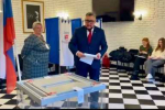 Супруги из Иркутска проголосовали на выборах депутатов Госдумы в день создания своей семьи